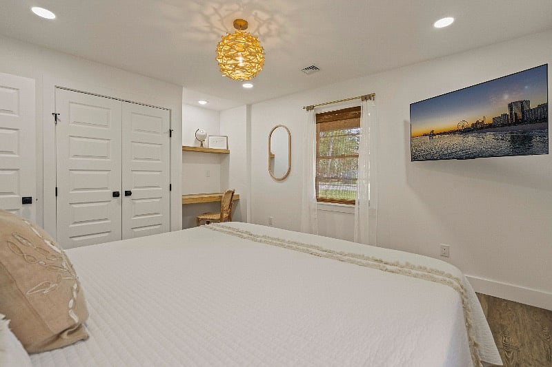 House 2- Caribbean Queen- Master Bedroom

50 inch smart TV
