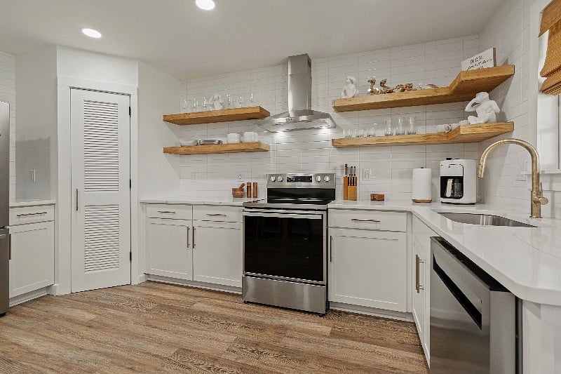 House 3- Black Pearl- Kitchen

Fully stocked kitchen