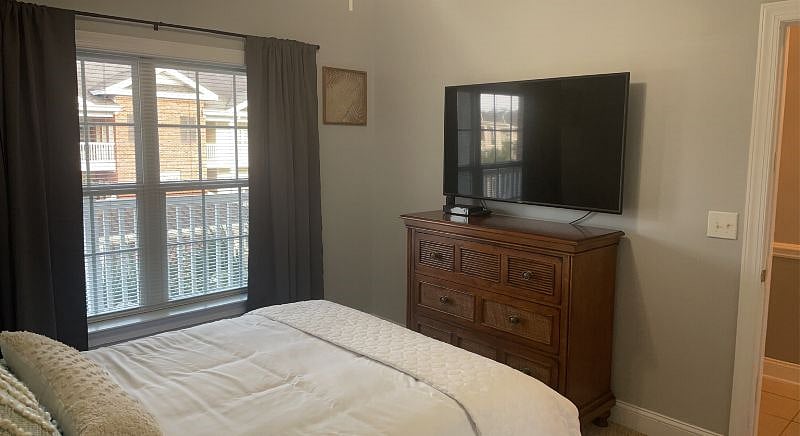 Queen Bedroom