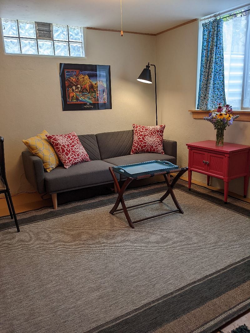 Sitting room.