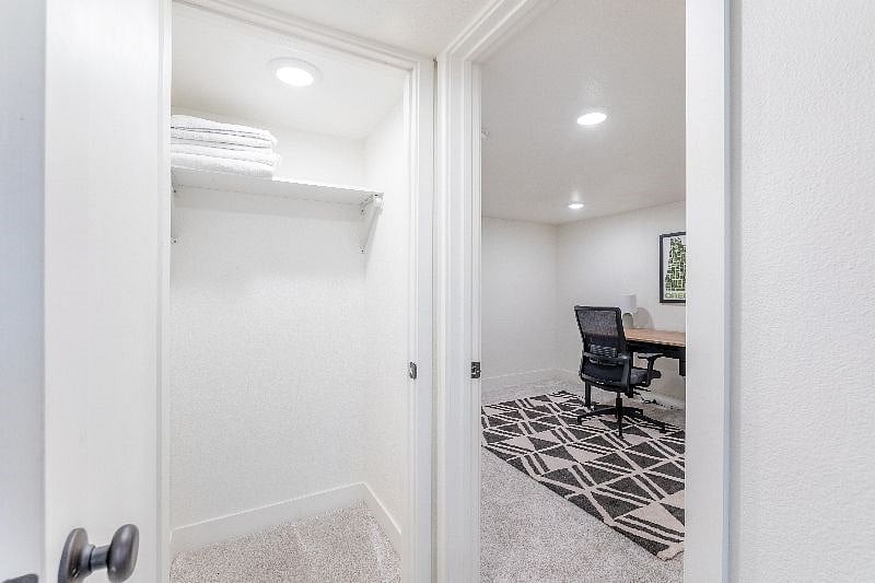 Furnished Finder property 398168_1 photo 12