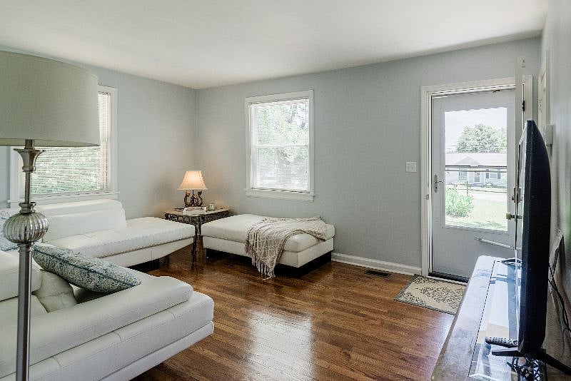 Furnished Finder property 398213_1 photo 2