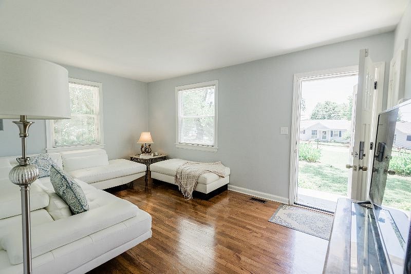 Furnished Finder property 398213_1 photo 3