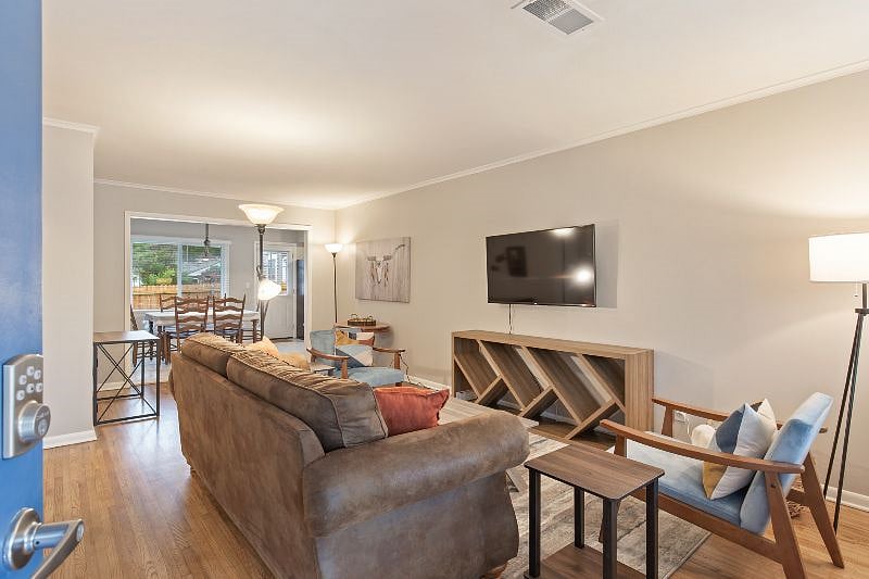 Furnished Finder property 398220_1 photo 4