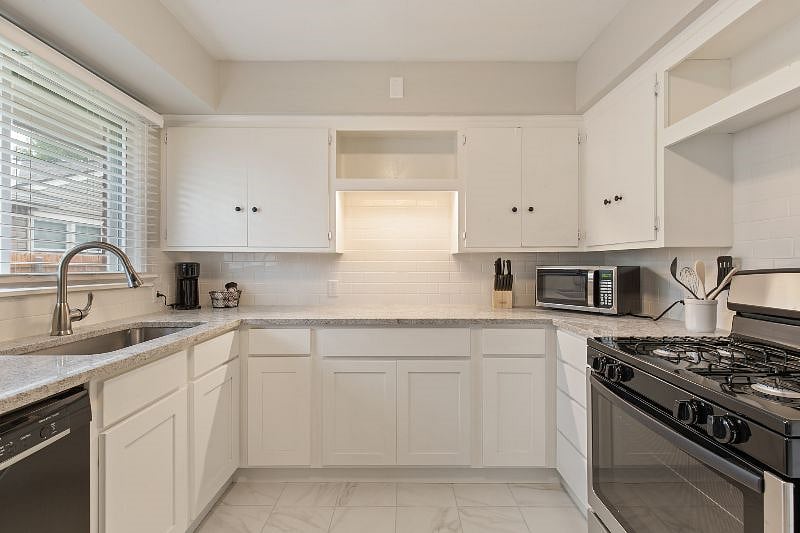Furnished Finder property 398220_1 photo 17
