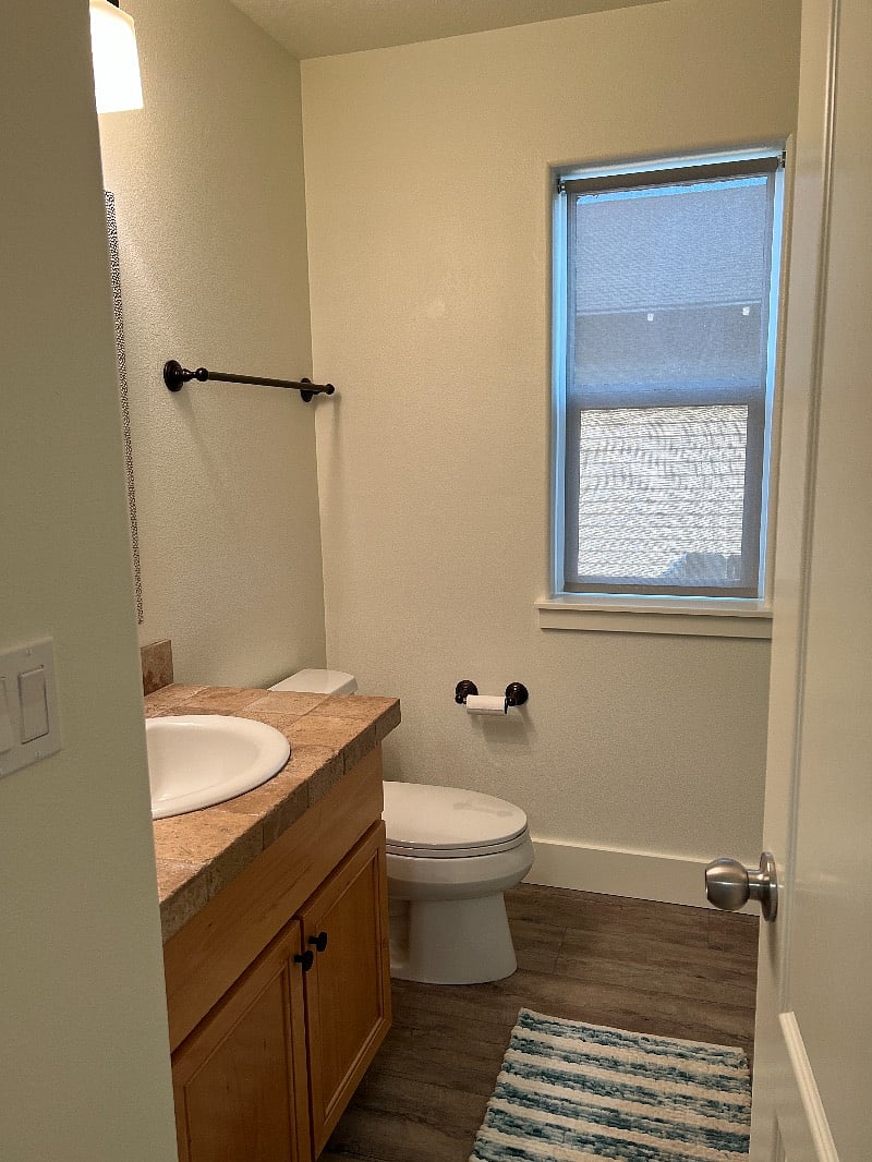 Bathroom #2 (Main Bath)