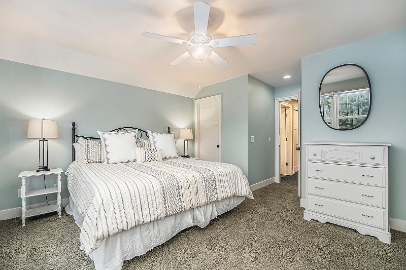 A serene and comfortable King  Master Bedroom to get the rest you deserve. 