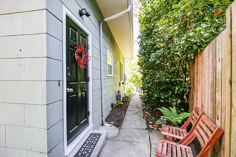 Furnished Finder property 398301_1 photo 16