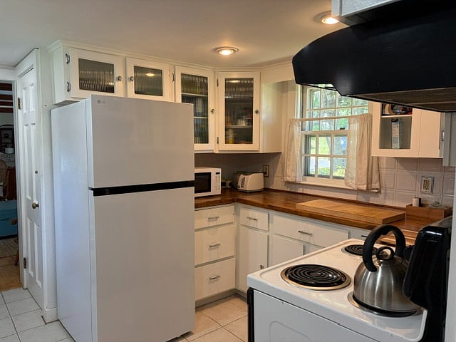 Furnished Finder property 398302_2 photo 4