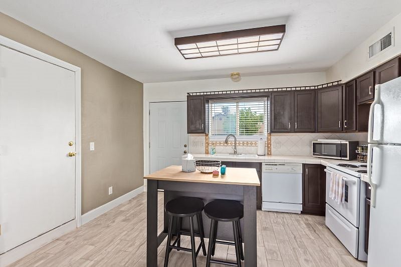Furnished Finder property 398396_1 photo 6