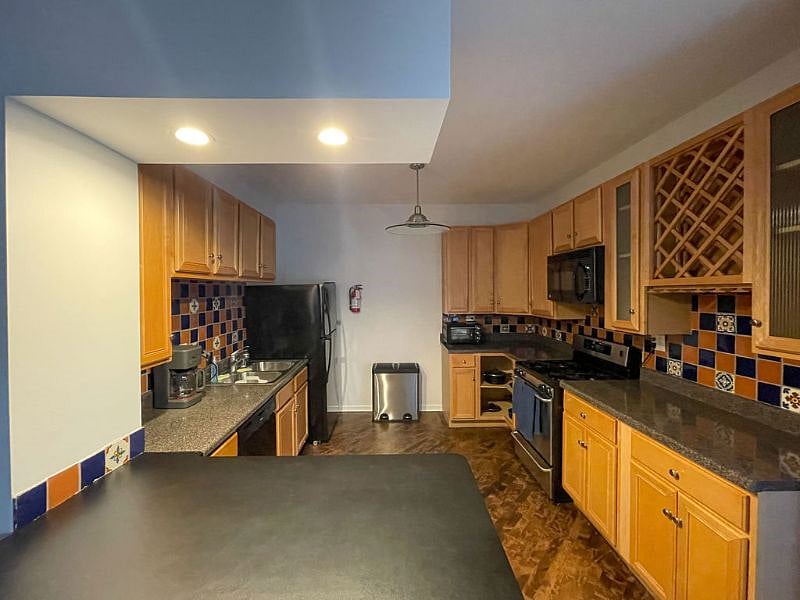 full kitchen