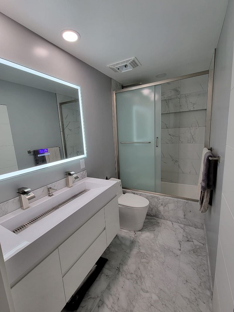 Main room bathroom