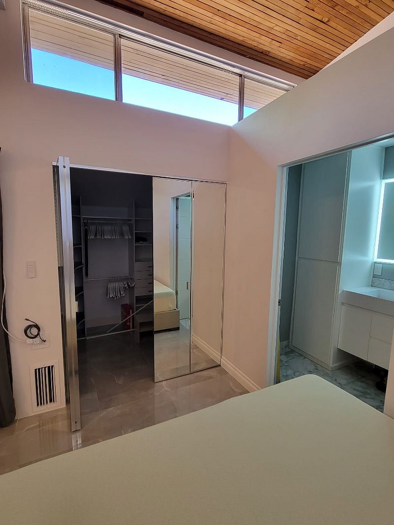 Walk in closet