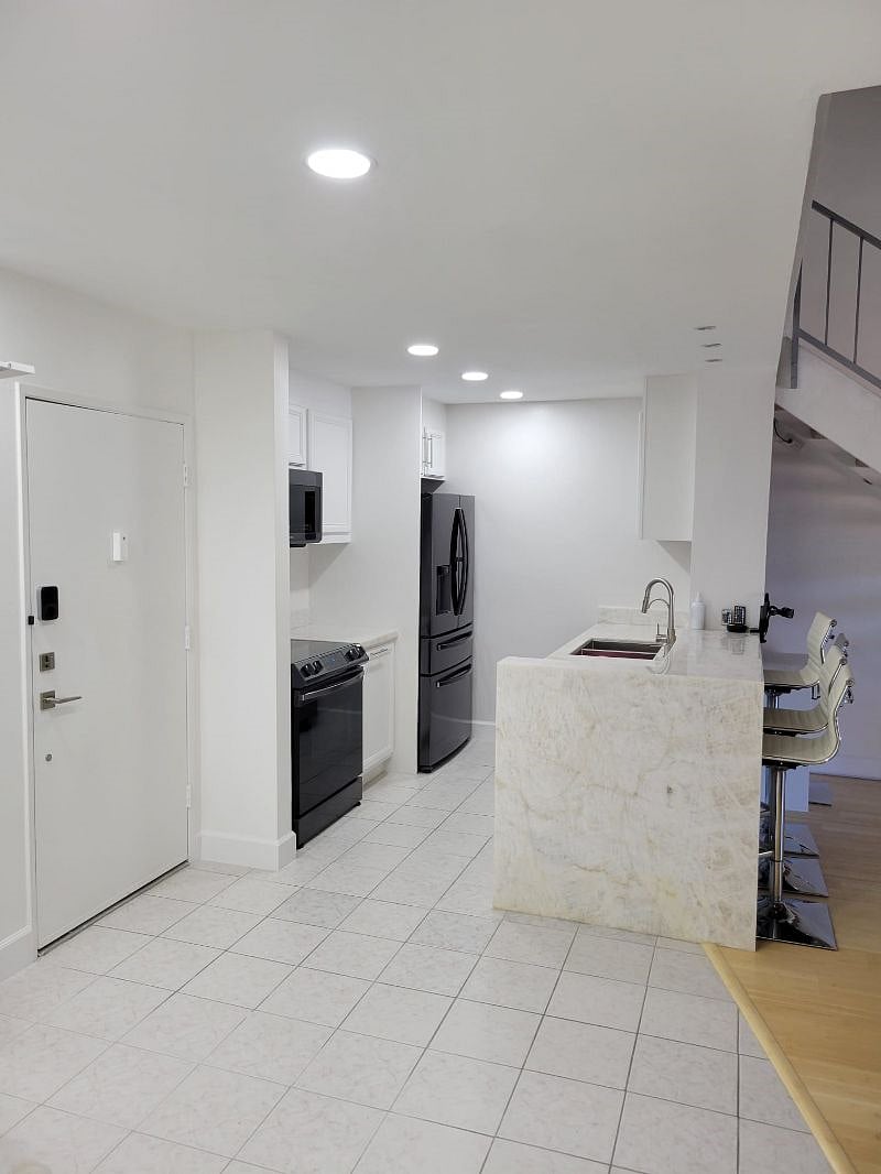 Kitchen / Entrance door