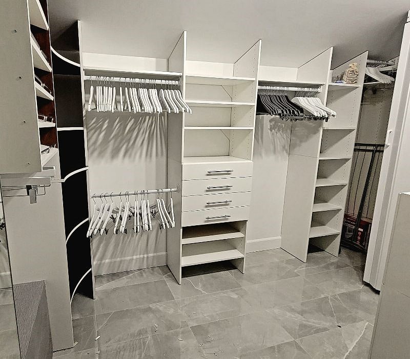 Walk in closet