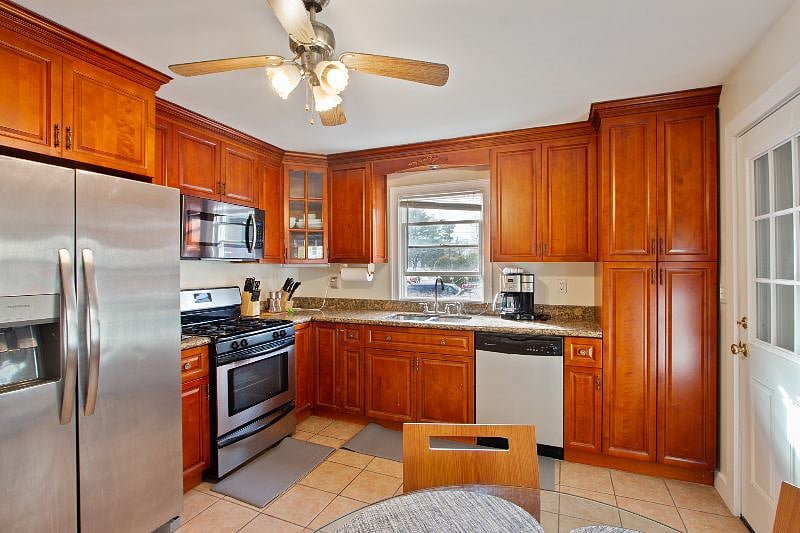 Furnished Finder property 398576_2 photo 9