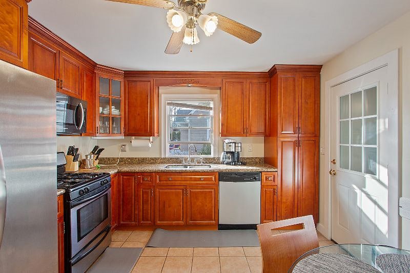 Furnished Finder property 398576_2 photo 7