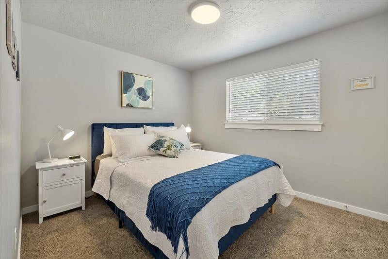 Blue Bedroom - Queen bed