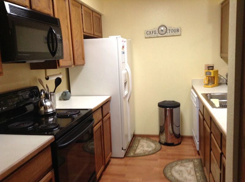 Fullsize Refrigerator, Stove and Oven, Microwave and Dishwasher,