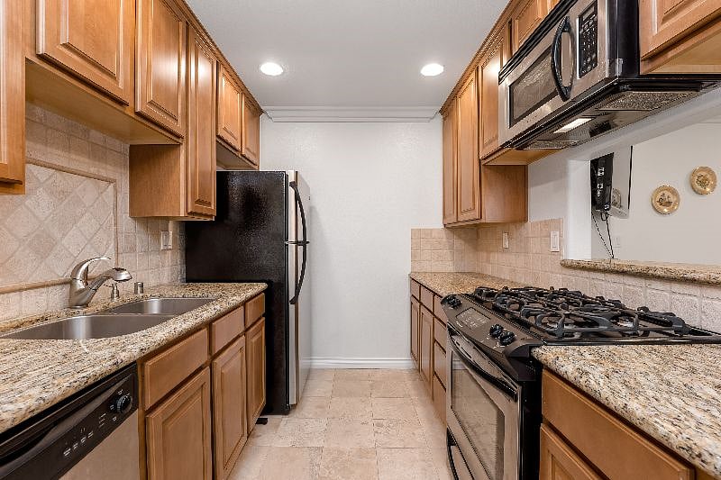 Furnished Finder property 398975_1 photo 9