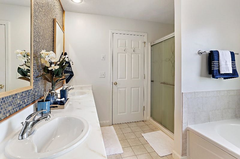 Master bath/shower