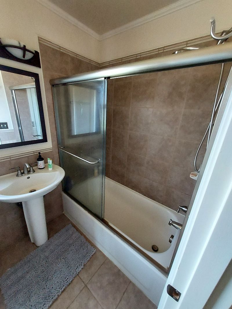 Furnished Finder property 399008_1 photo 9