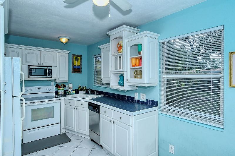 Furnished Finder property 399146_1 photo 9