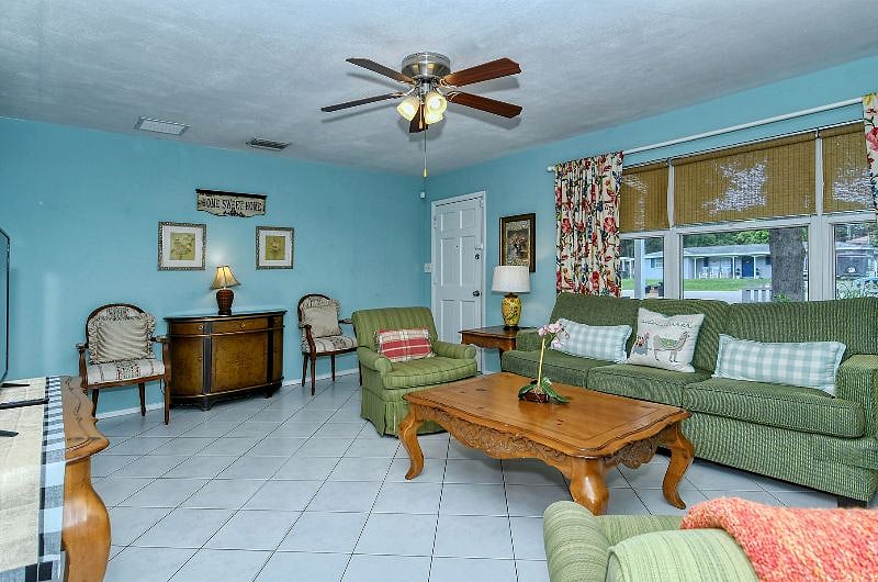 Furnished Finder property 399146_1 photo 6