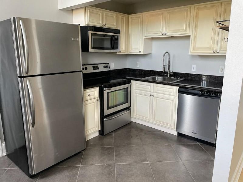 Furnished Finder property 399151_1 photo 3