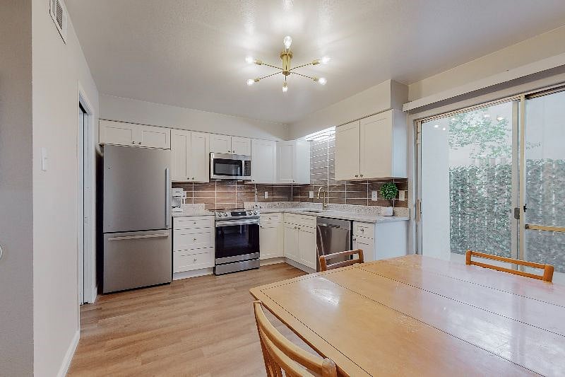 Furnished Finder property 399158_1 photo 9