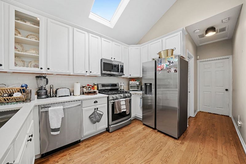 Furnished Finder property 399240_1 photo 16