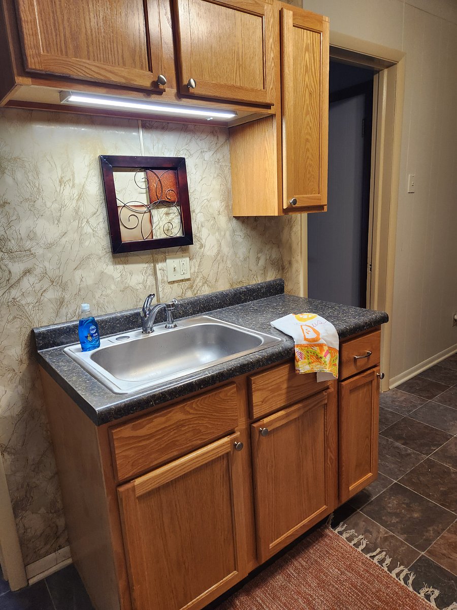 Sink & Towels