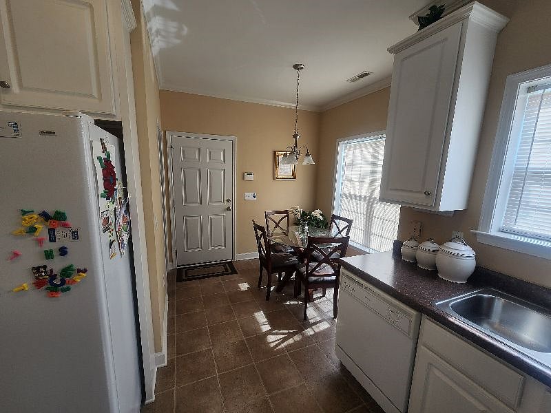 Furnished Finder property 399279_1 photo 18