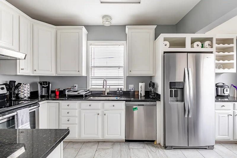 Furnished Finder property 399302_2 photo 2