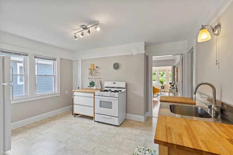 Furnished Finder property 399437_1 photo 7