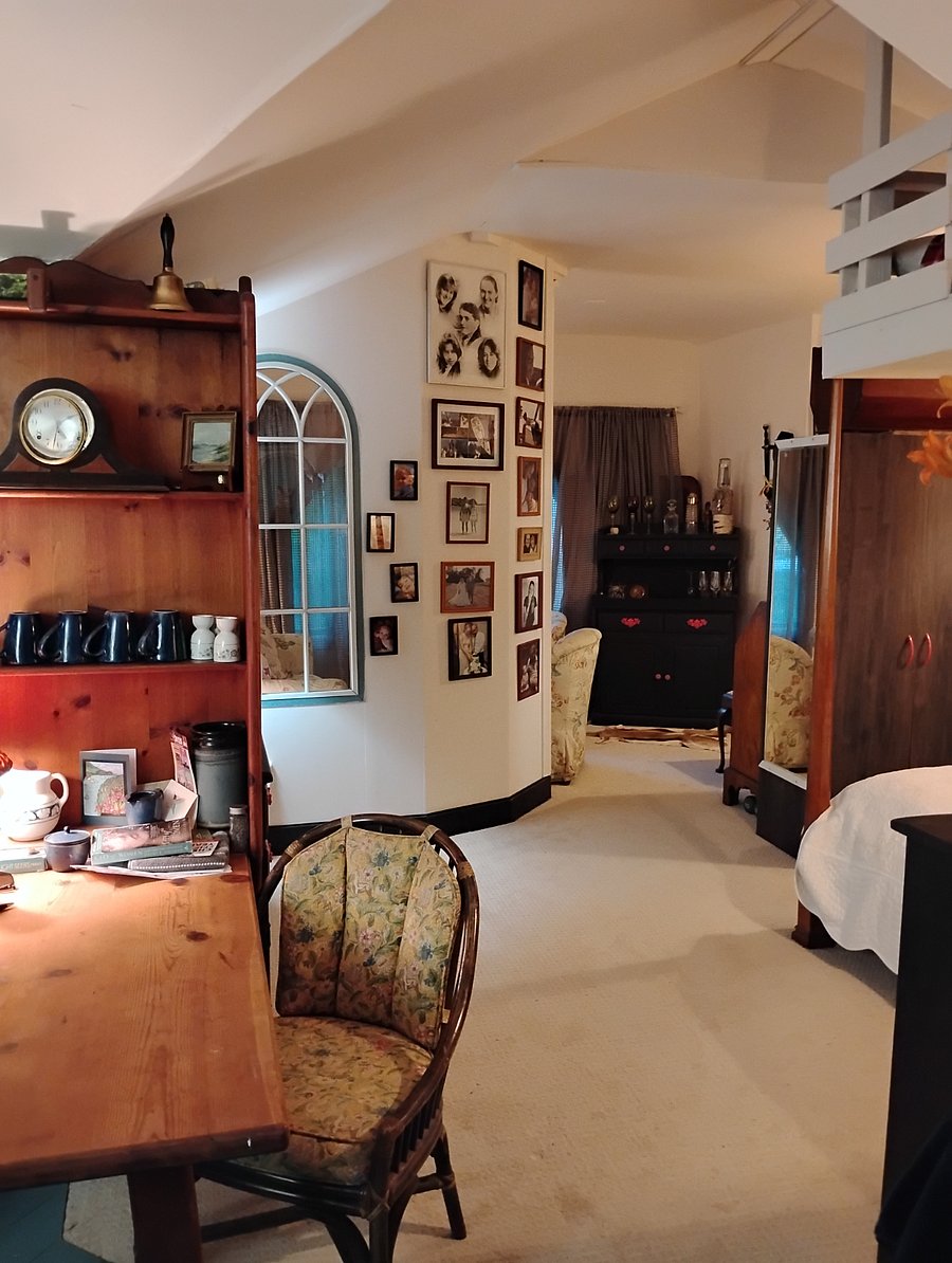 Furnished Finder property 399441_5 photo 3