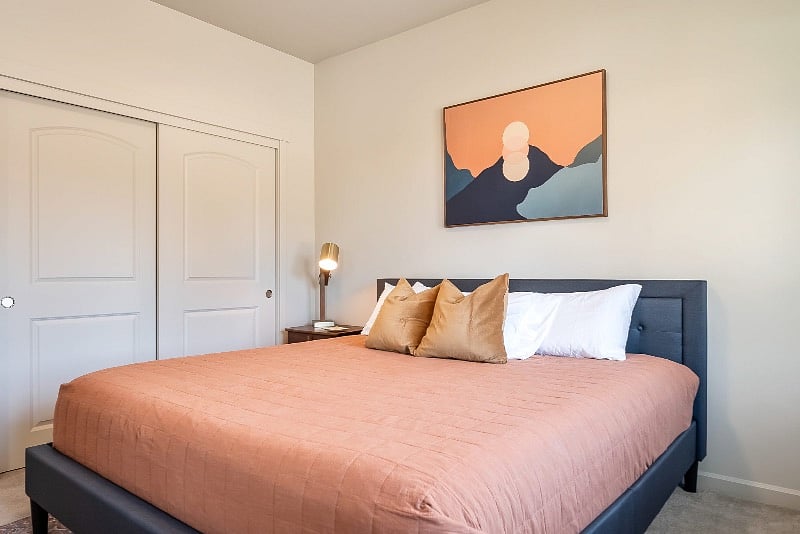 King Sapphire Silver mattress.