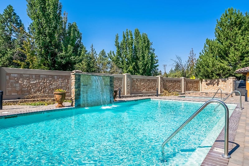 Seasonal pool and spa