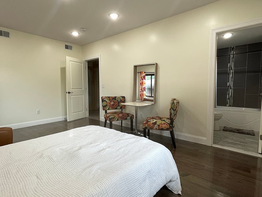 Furnished Finder property 399551_1 photo 6