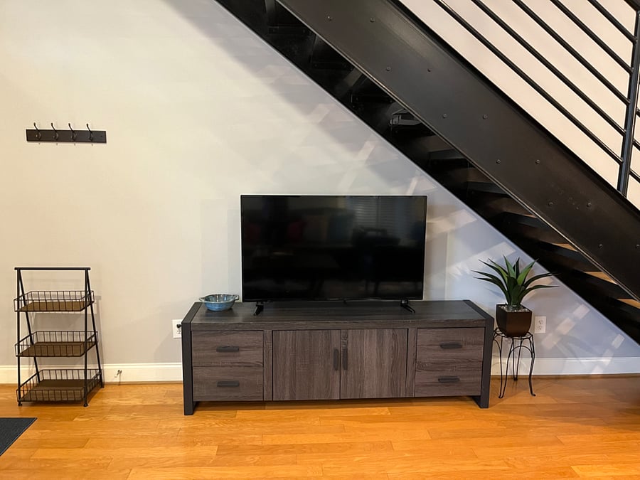 Smart tv, games and books provided 
