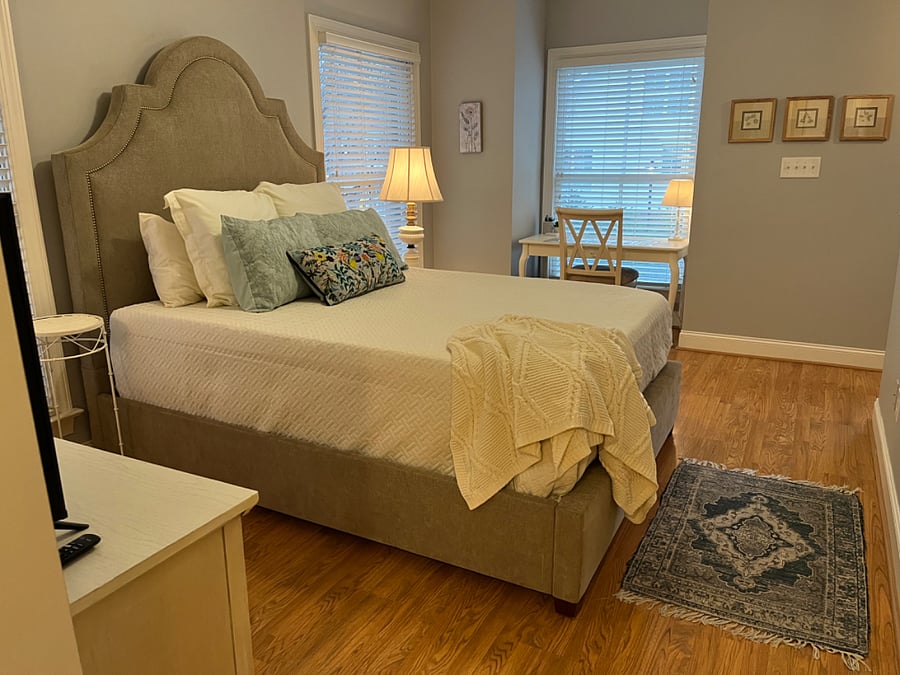 Queen size memory foam mattress 