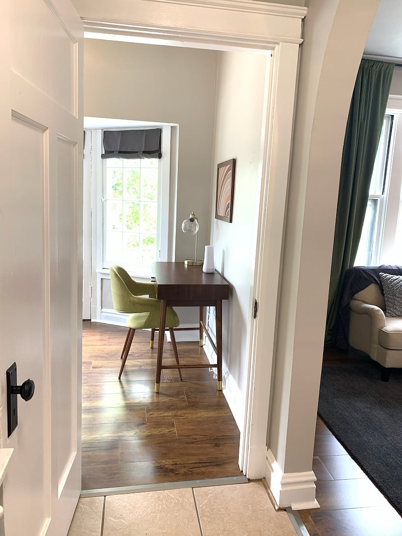 Office/additional sleeping room.