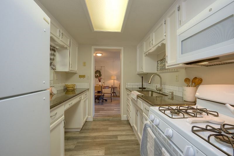 Furnished Finder property 399816_1 photo 6