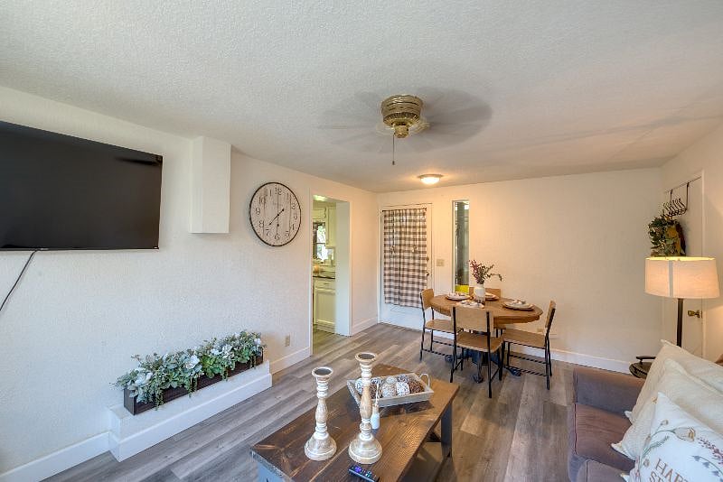 Furnished Finder property 399816_1 photo 3