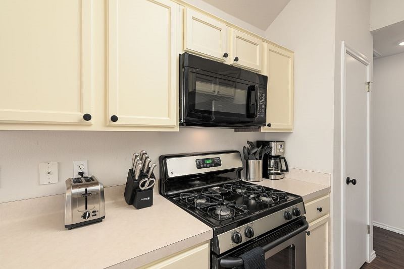 Furnished Finder property 399824_1 photo 4