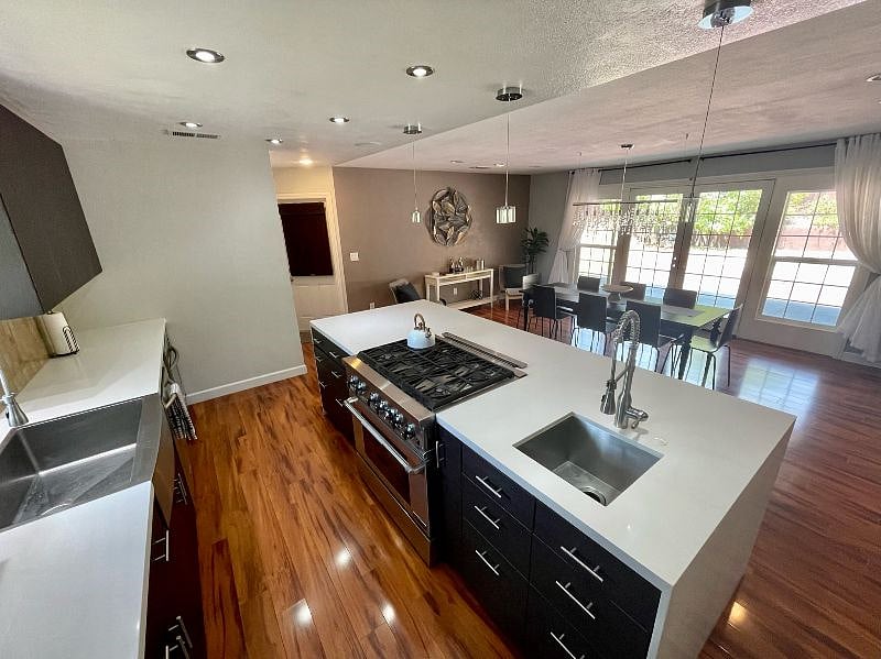 Furnished Finder property 399892_1 photo 3