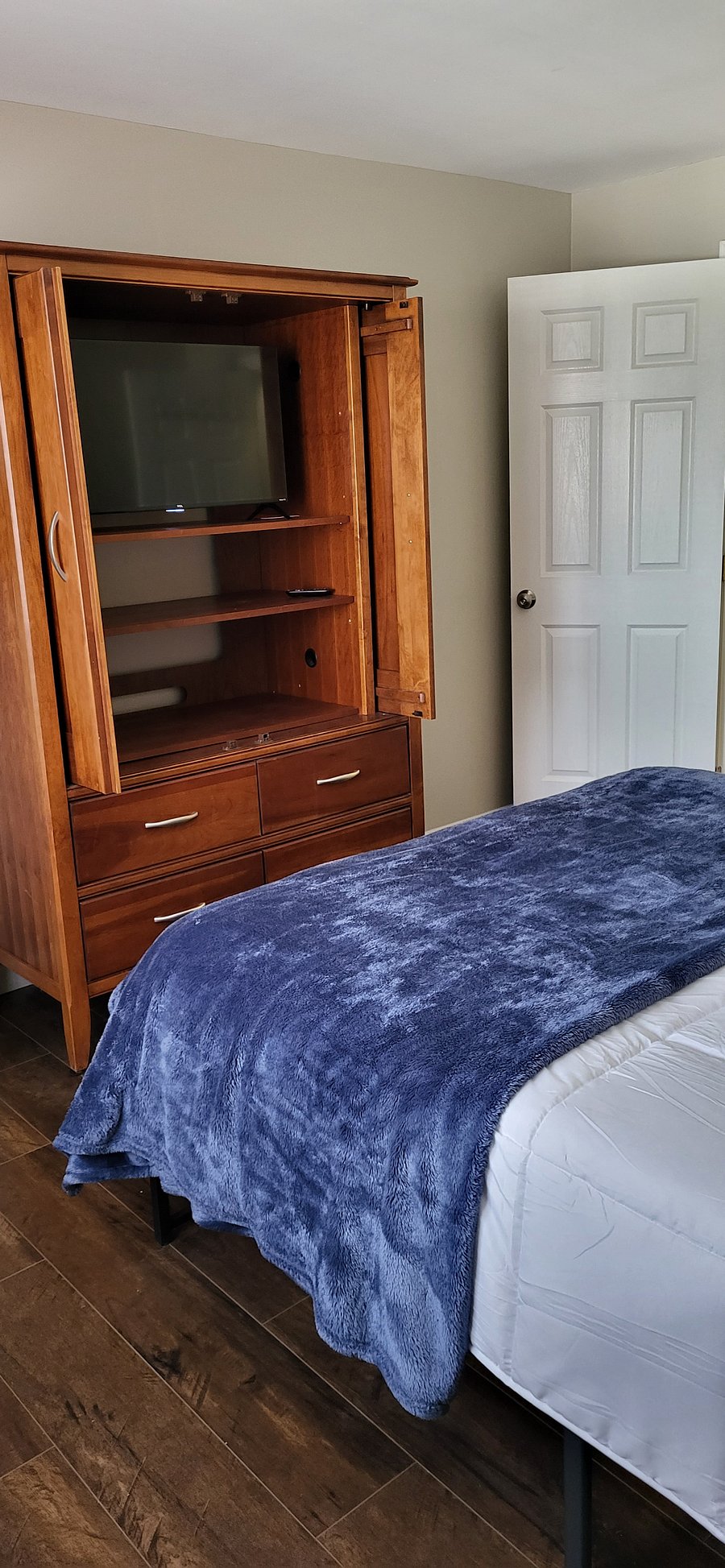 Furnished Finder property 399966_2 photo 13