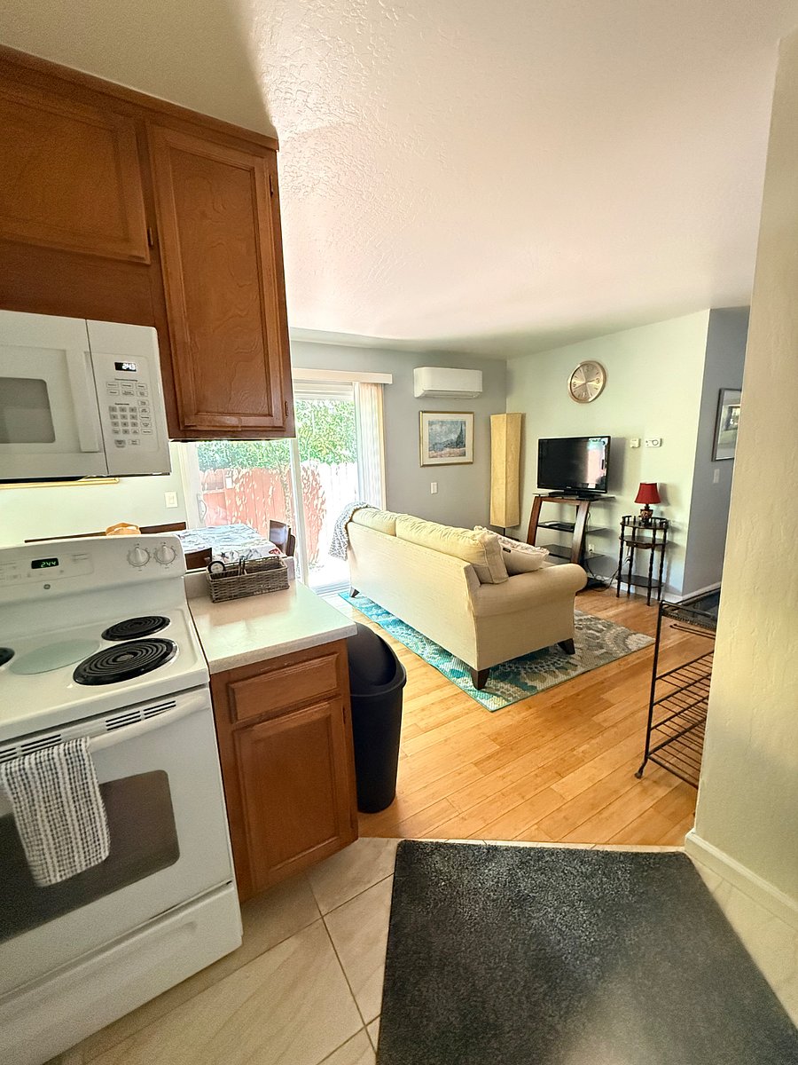 Furnished Finder property 399990_1 photo 8