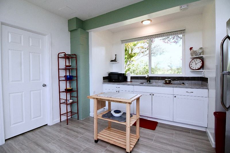 view toward kitchen
