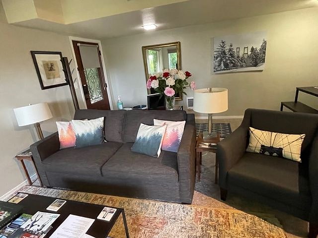 Furnished Finder property 400014_1 photo 10
